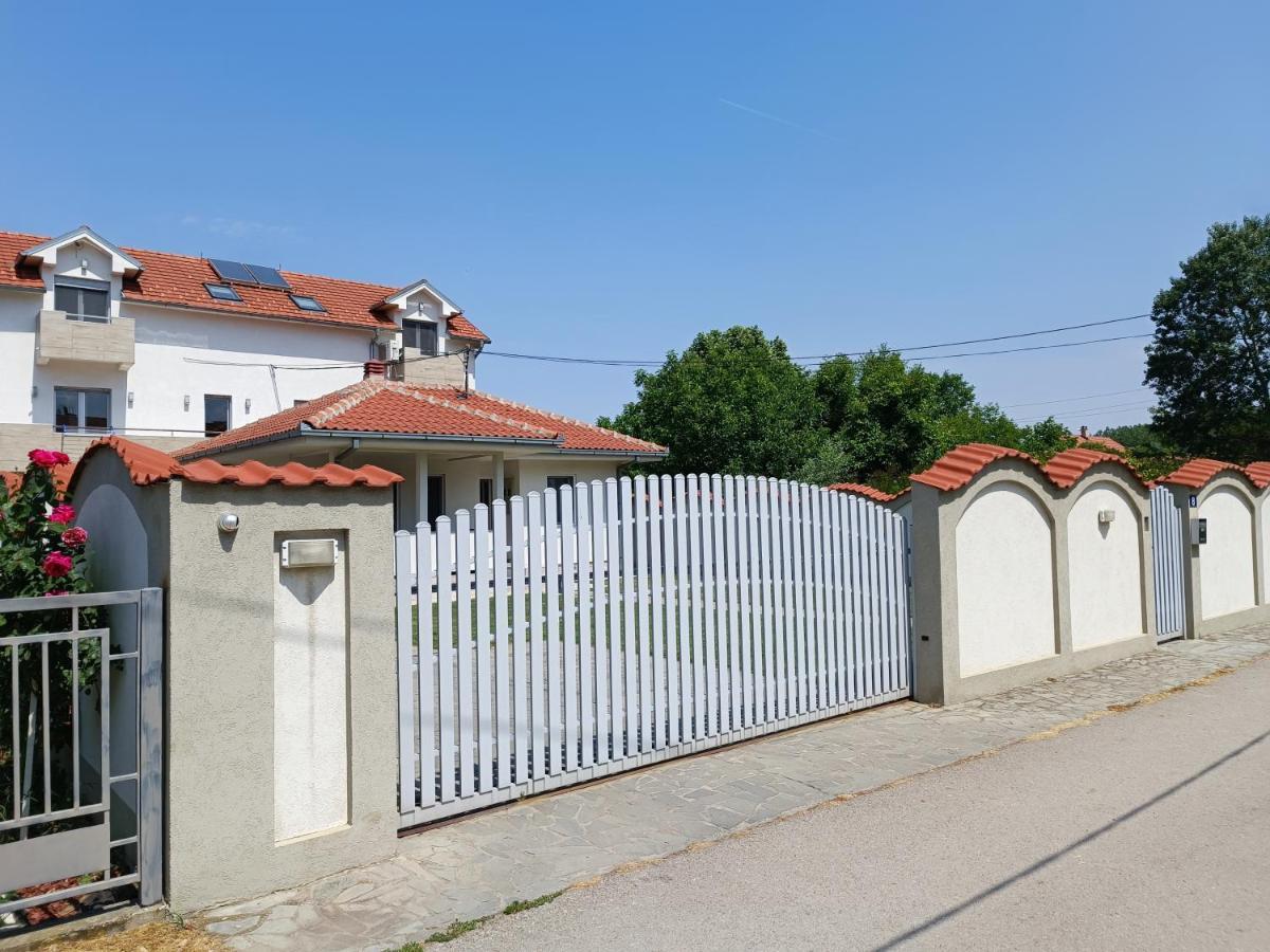 Serbian Home With Garden Krnjaca Dış mekan fotoğraf